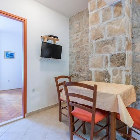 Awesome Apartment In Svinisce With Kitchenette Exterior photo