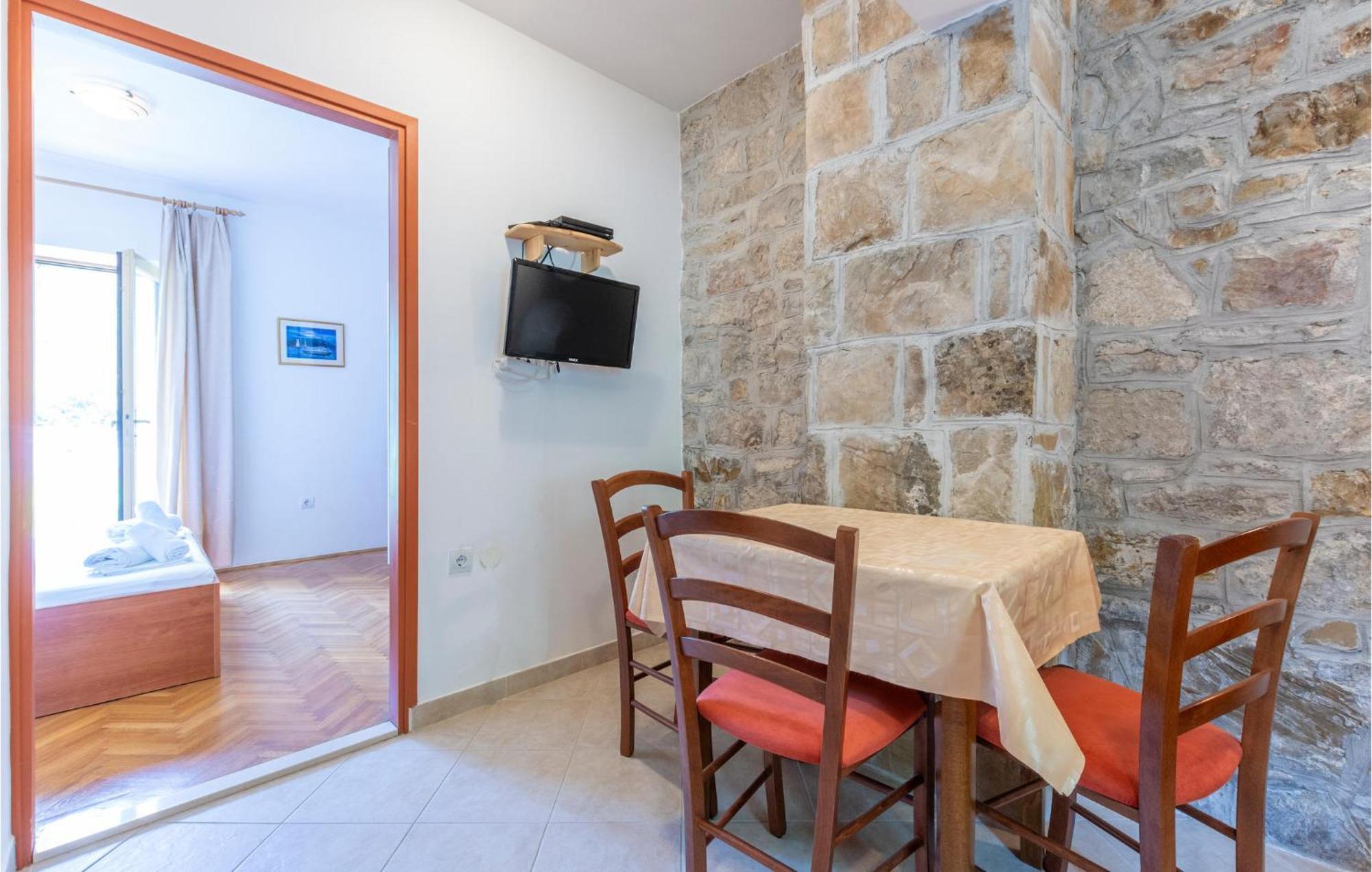 Awesome Apartment In Svinisce With Kitchenette Exterior photo
