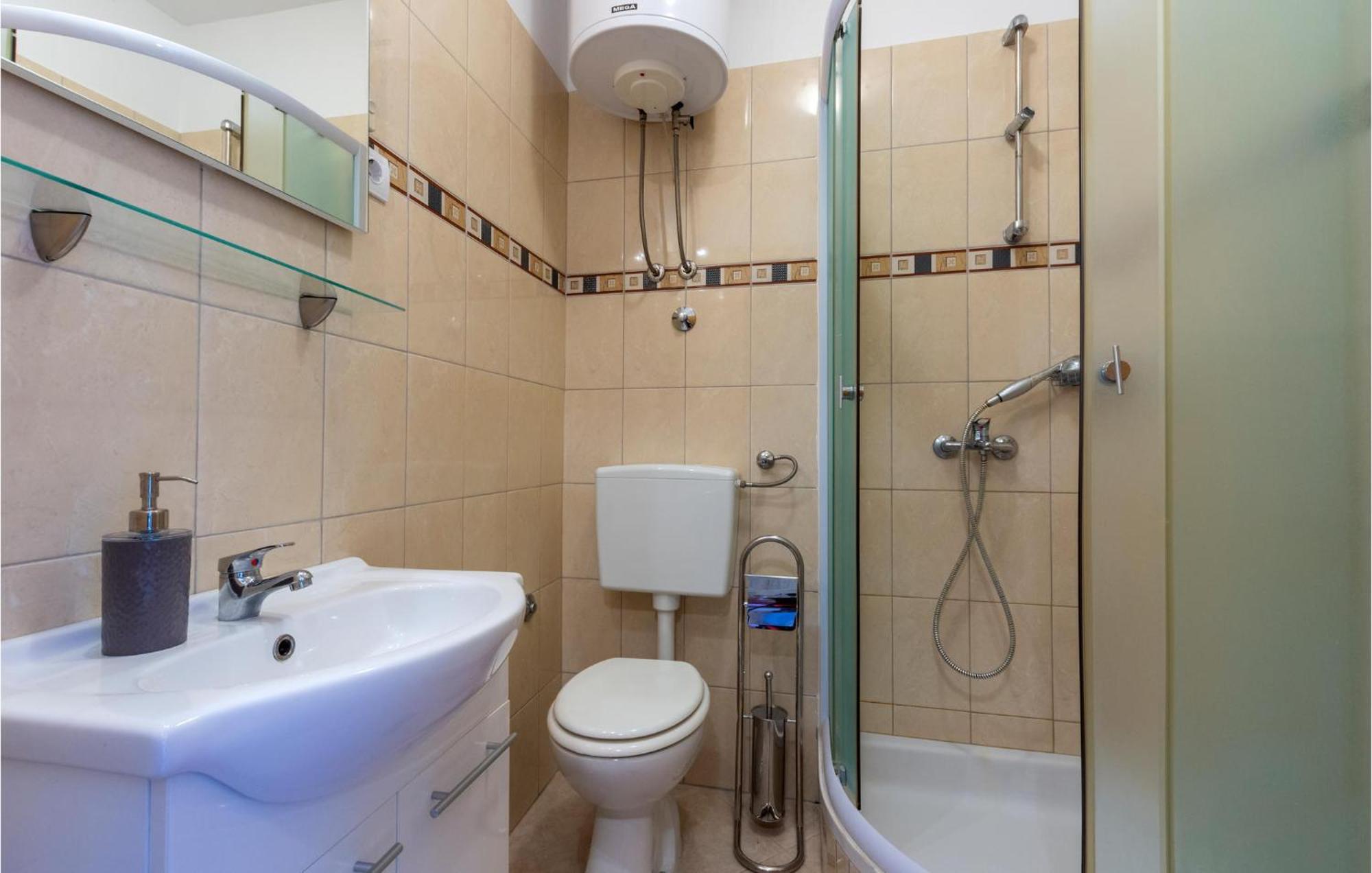 Awesome Apartment In Svinisce With Kitchenette Exterior photo