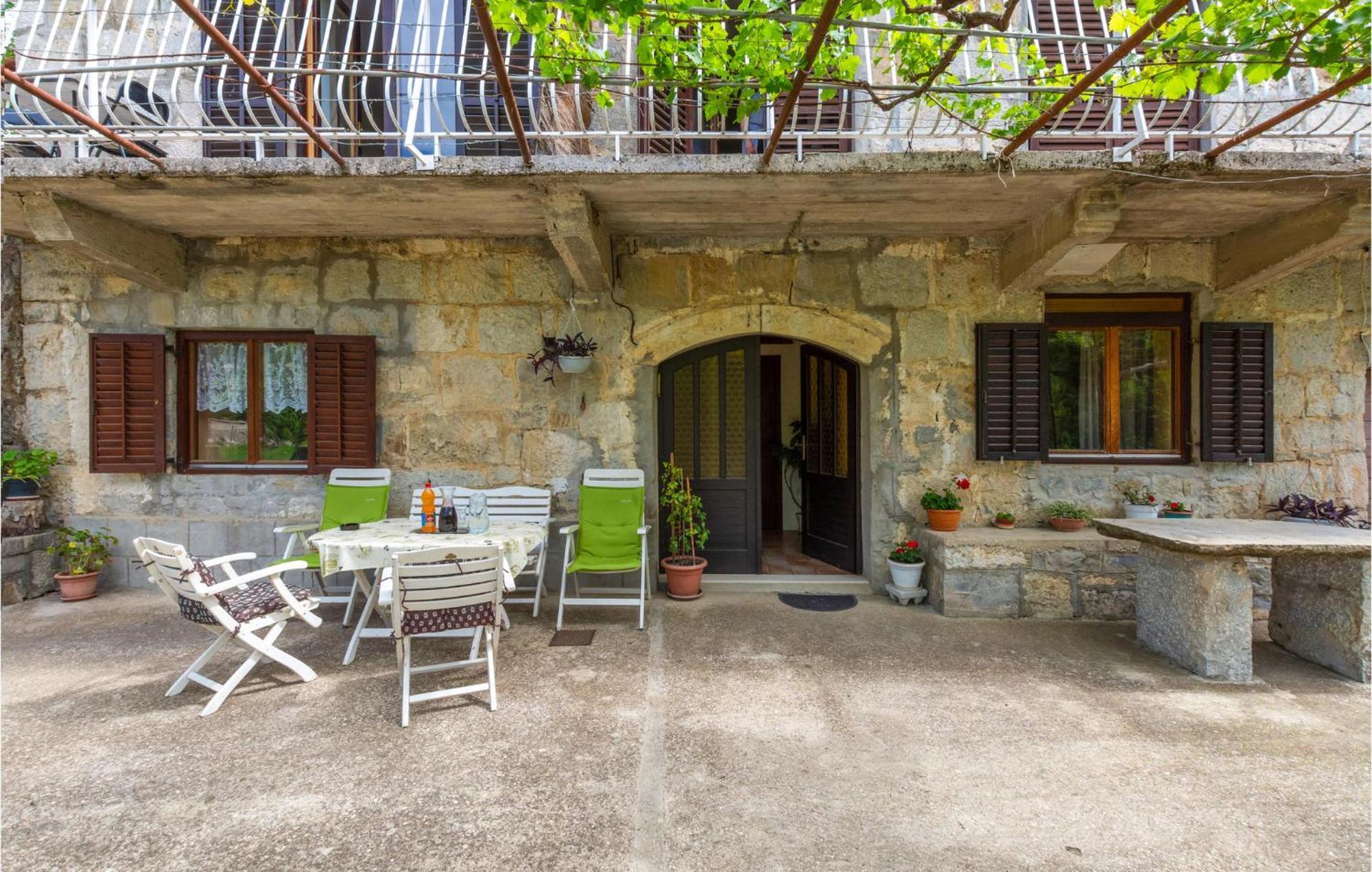 Awesome Apartment In Svinisce With Kitchenette Exterior photo
